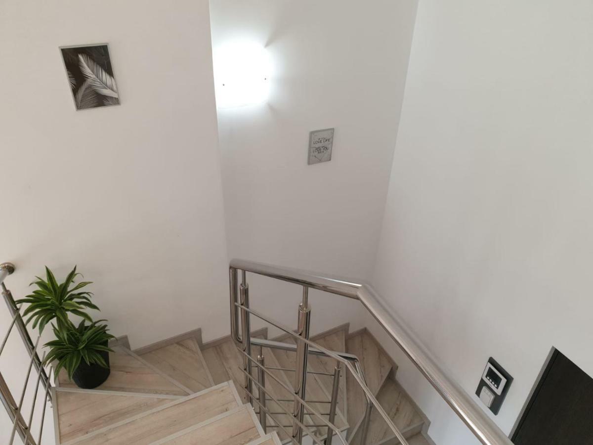 Apartament Ana Premium Apartment Oradea Ngoại thất bức ảnh
